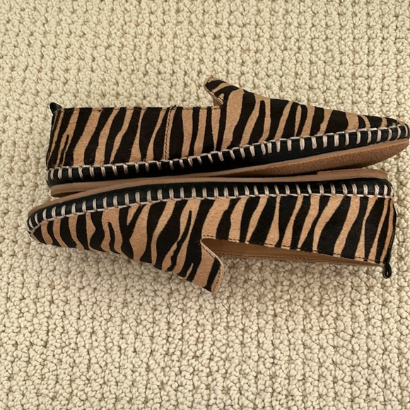 Talbots leopard print flats. - Picture 6 of 6